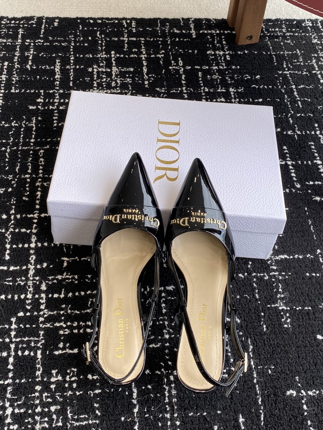 代购级
Dior 25ss 春夏新款 迪奥 Dior Boy 尖头高跟鞋 单鞋 后空凉鞋
这款 My