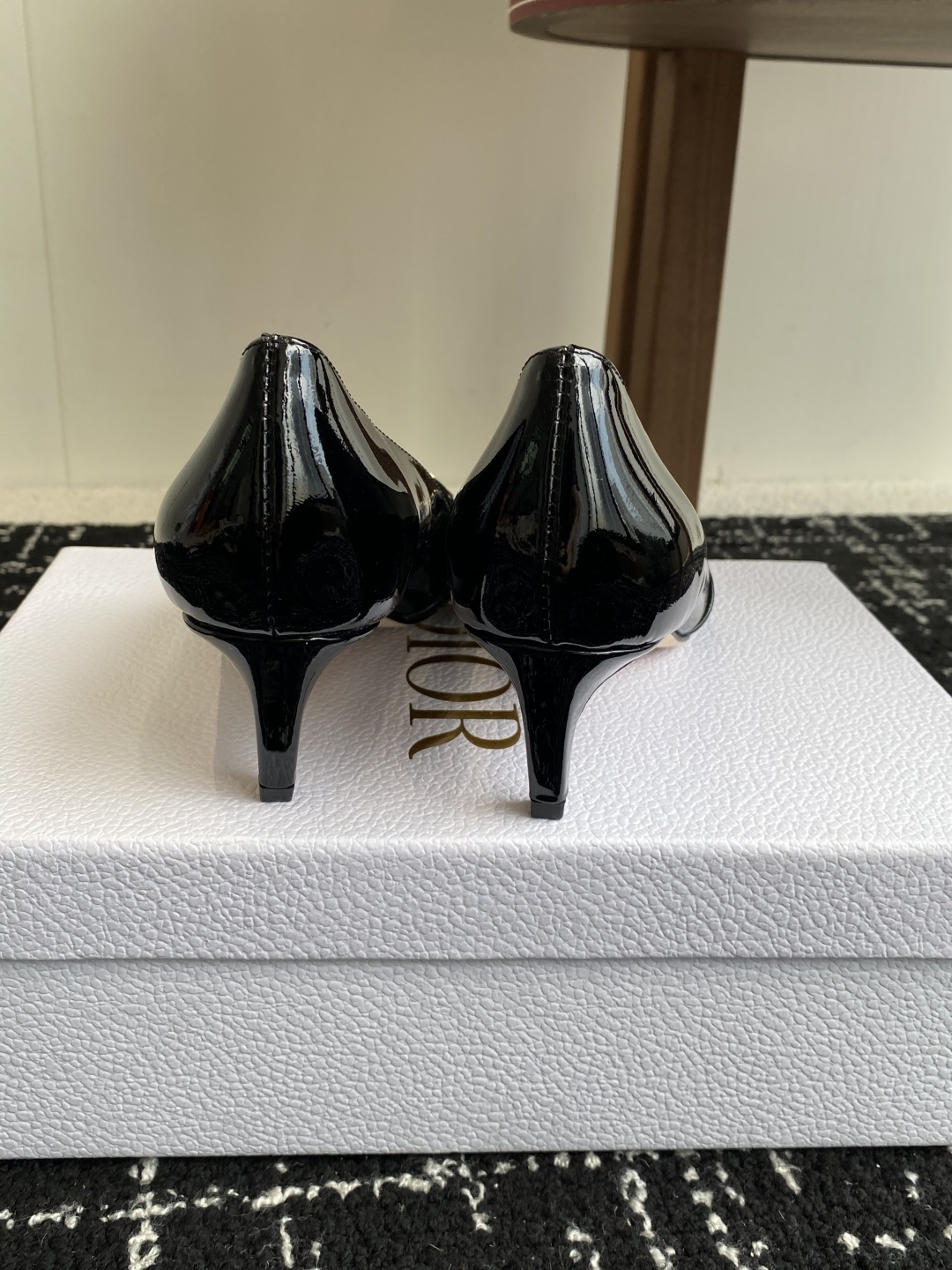 代购级
Dior 25ss 春夏新款 迪奥 Dior Boy 尖头高跟鞋 单鞋 后空凉鞋
这款 My