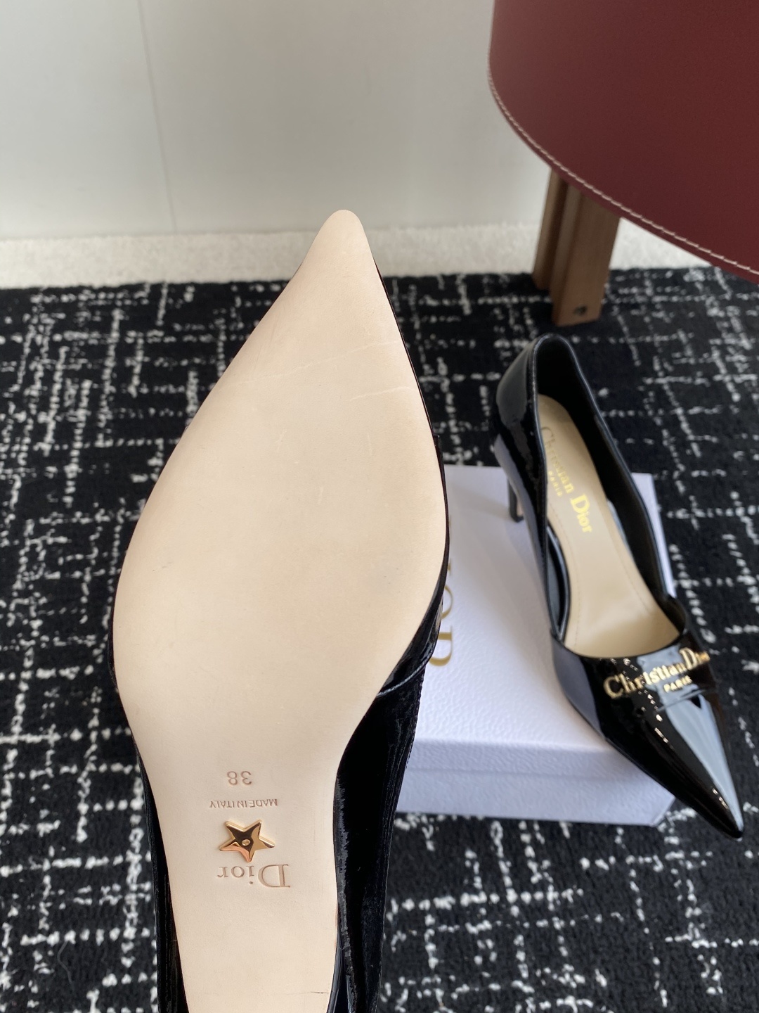 代购级
Dior 25ss 春夏新款 迪奥 Dior Boy 尖头高跟鞋 单鞋 后空凉鞋
这款 My