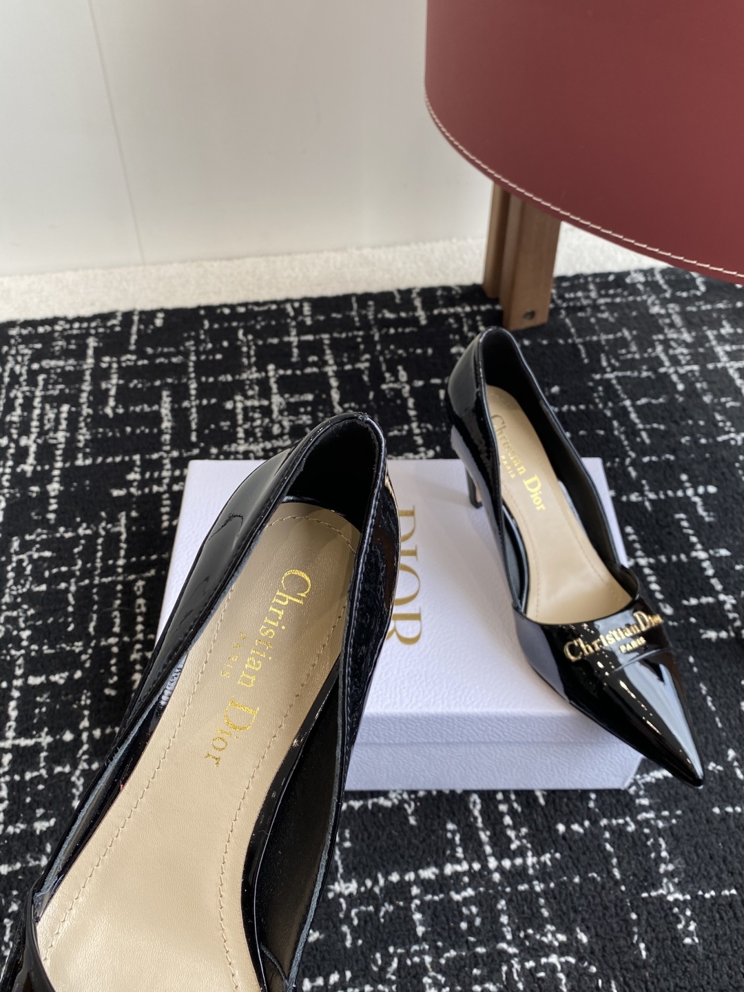 代购级
Dior 25ss 春夏新款 迪奥 Dior Boy 尖头高跟鞋 单鞋 后空凉鞋
这款 My