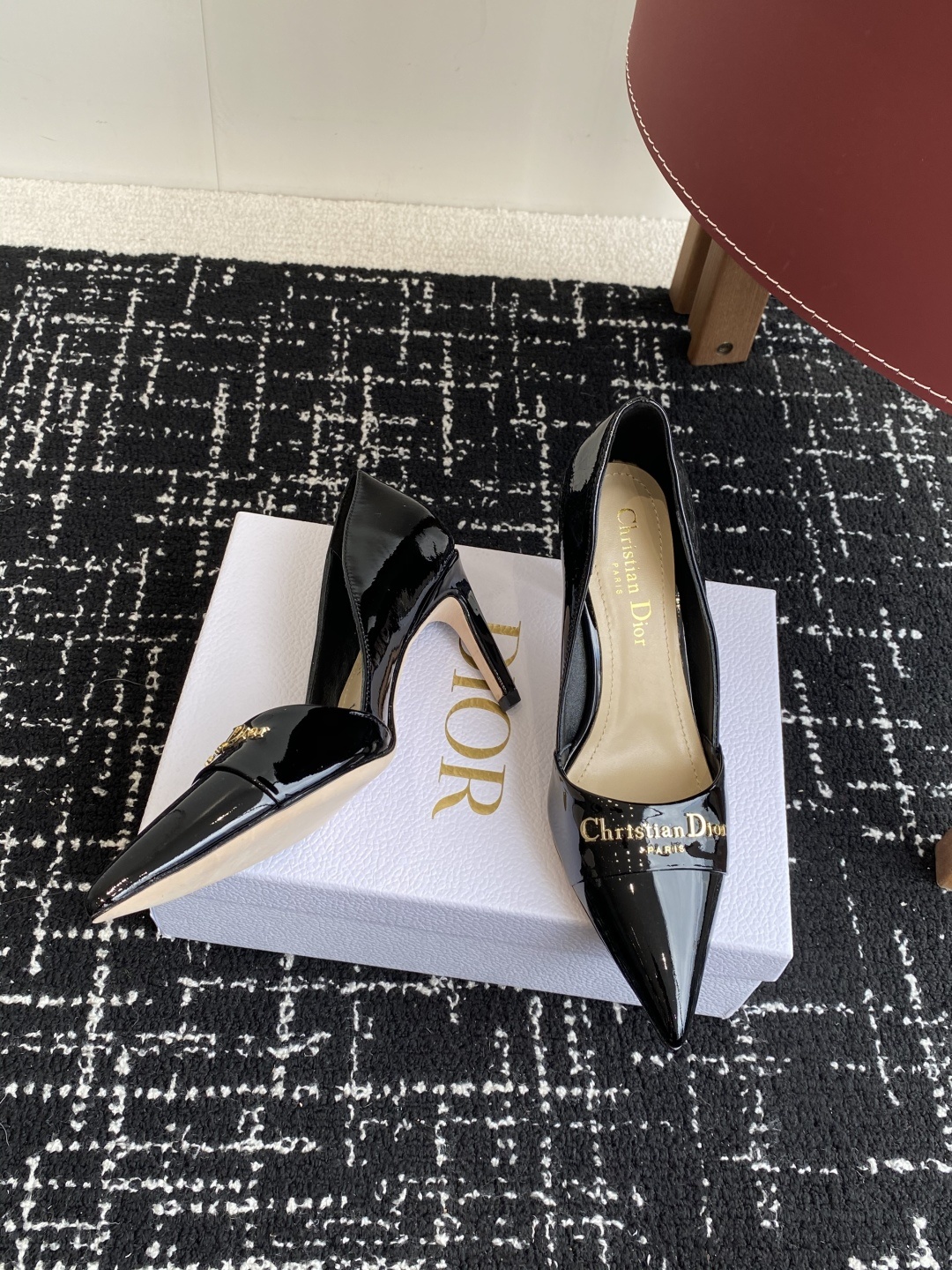 代购级
Dior 25ss 春夏新款 迪奥 Dior Boy 尖头高跟鞋 单鞋 后空凉鞋
这款 My