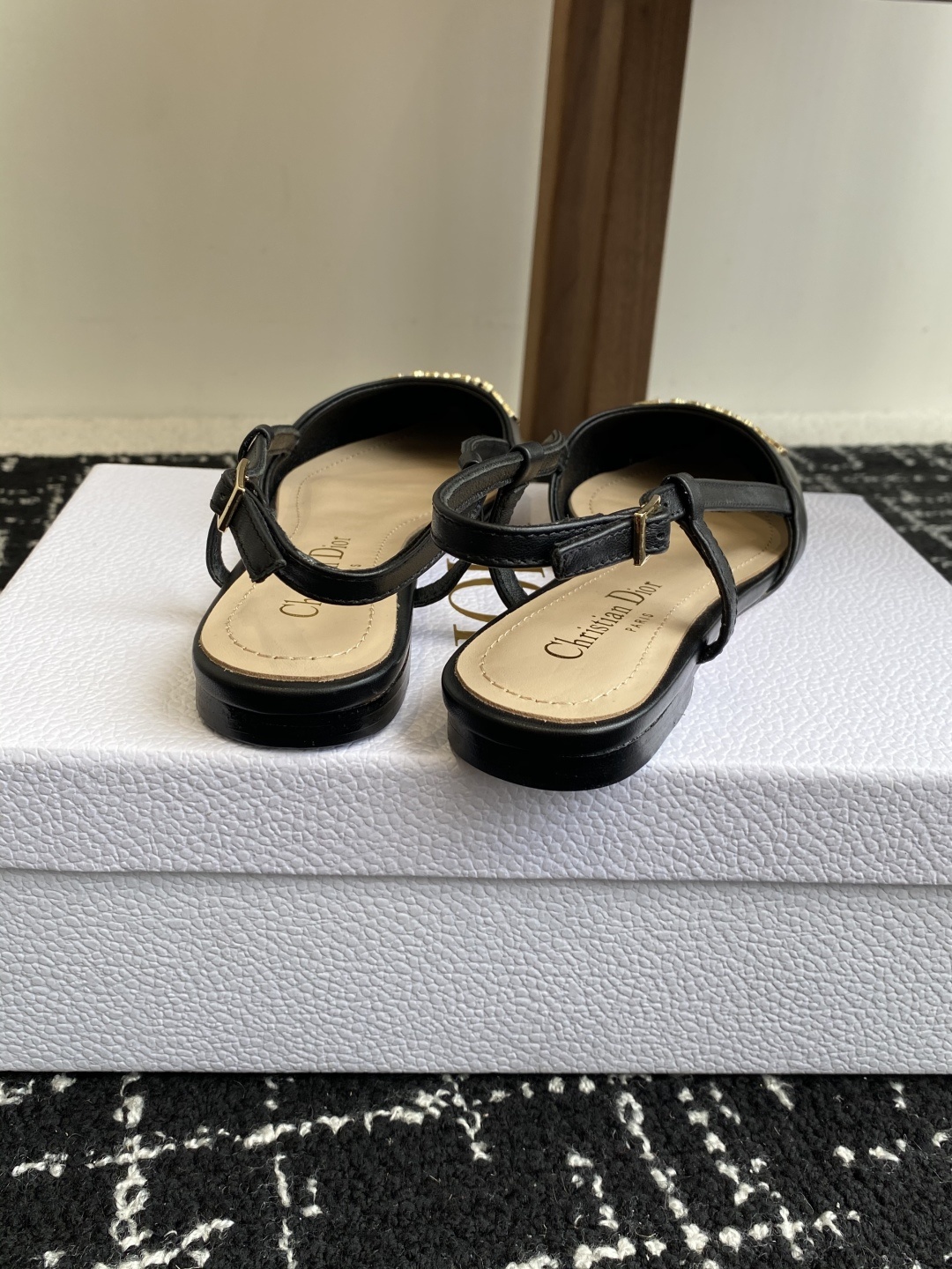 代购级
Dior 25ss 春夏新款 迪奥 Dior Boy 尖头高跟鞋 单鞋 后空凉鞋
这款 My