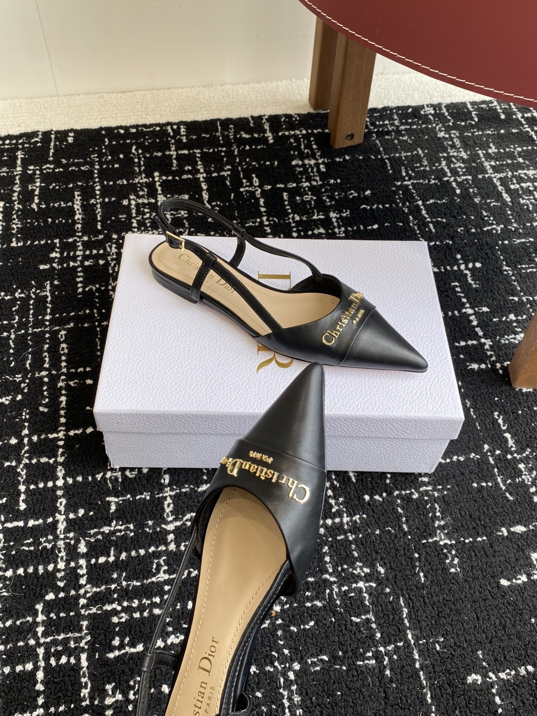 代购级
Dior 25ss 春夏新款 迪奥 Dior Boy 尖头高跟鞋 单鞋 后空凉鞋
这款 My
