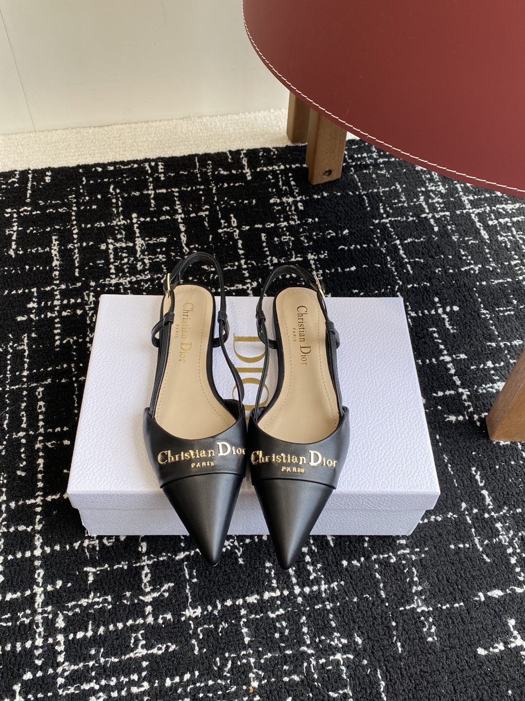 代购级
Dior 25ss 春夏新款 迪奥 Dior Boy 尖头高跟鞋 单鞋 后空凉鞋
这款 My