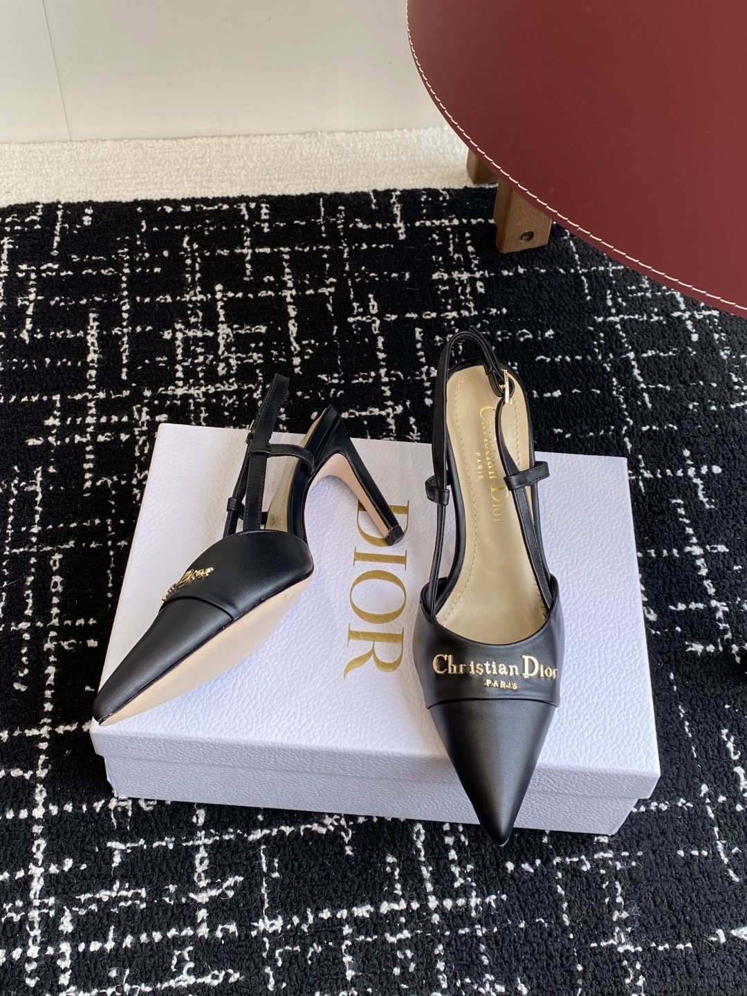 代购级
Dior 25ss 春夏新款 迪奥 Dior Boy 尖头高跟鞋 单鞋 后空凉鞋
这款 My