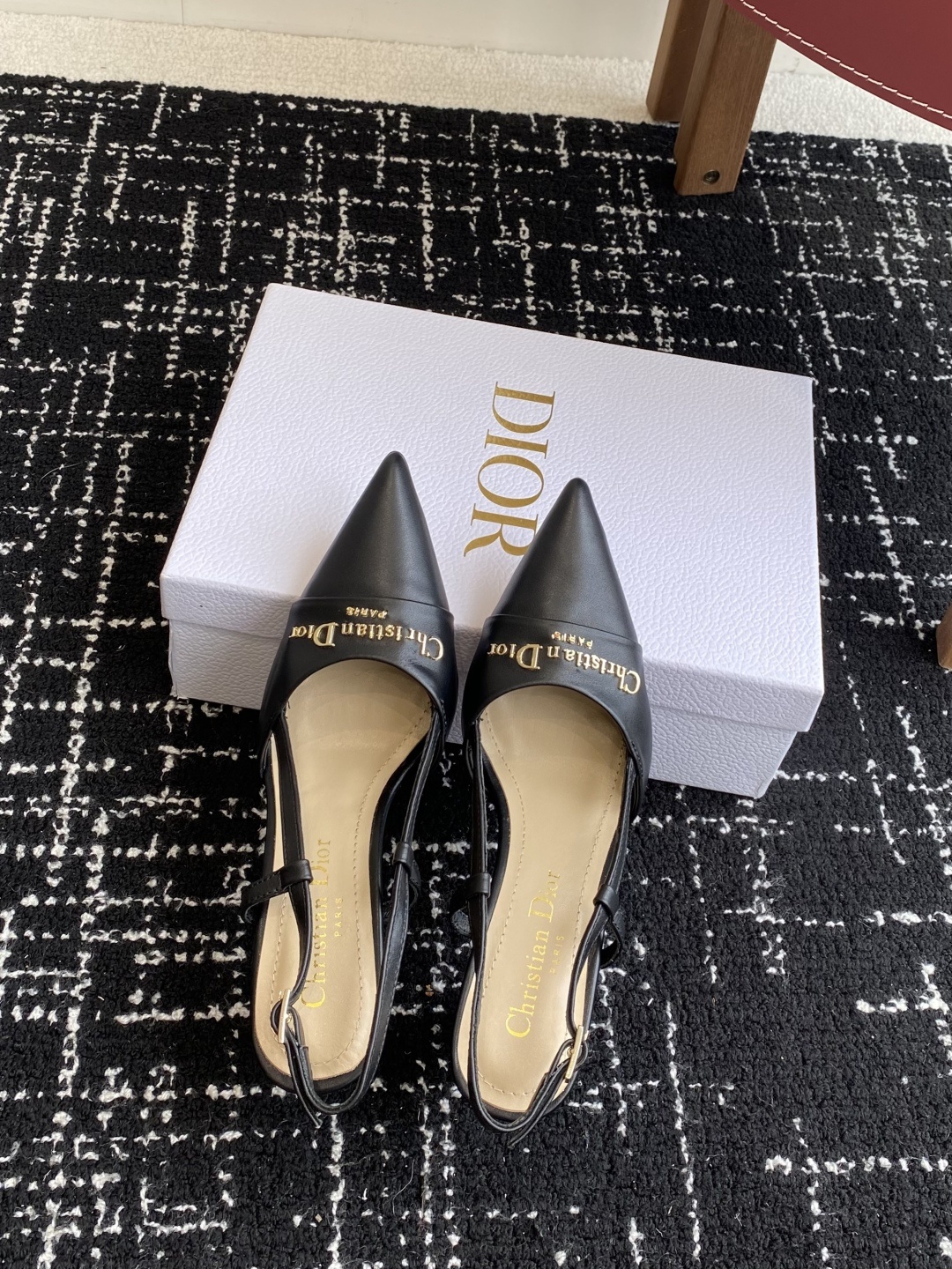 代购级
Dior 25ss 春夏新款 迪奥 Dior Boy 尖头高跟鞋 单鞋 后空凉鞋
这款 My