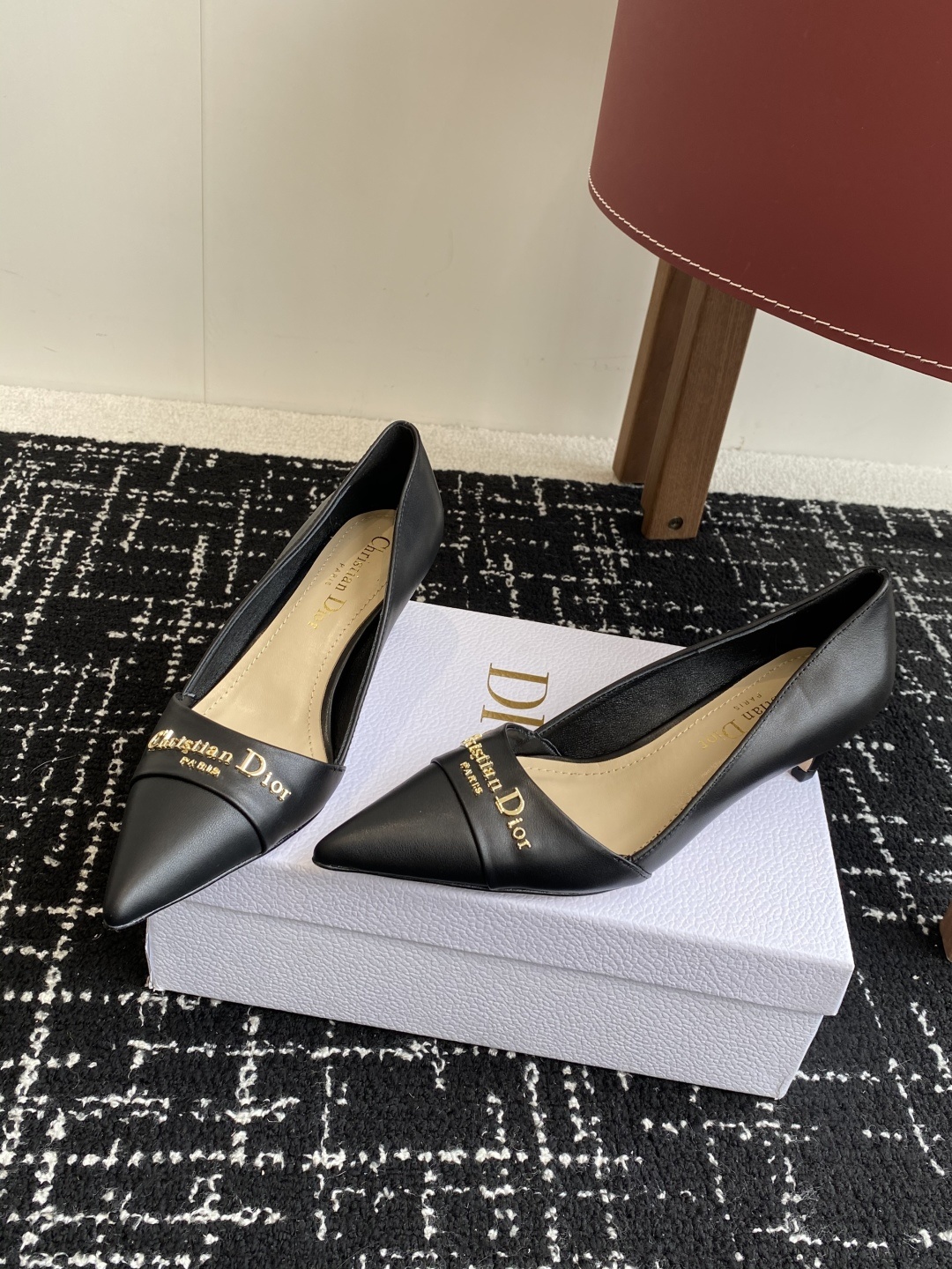 代购级
Dior 25ss 春夏新款 迪奥 Dior Boy 尖头高跟鞋 单鞋 后空凉鞋
这款 My