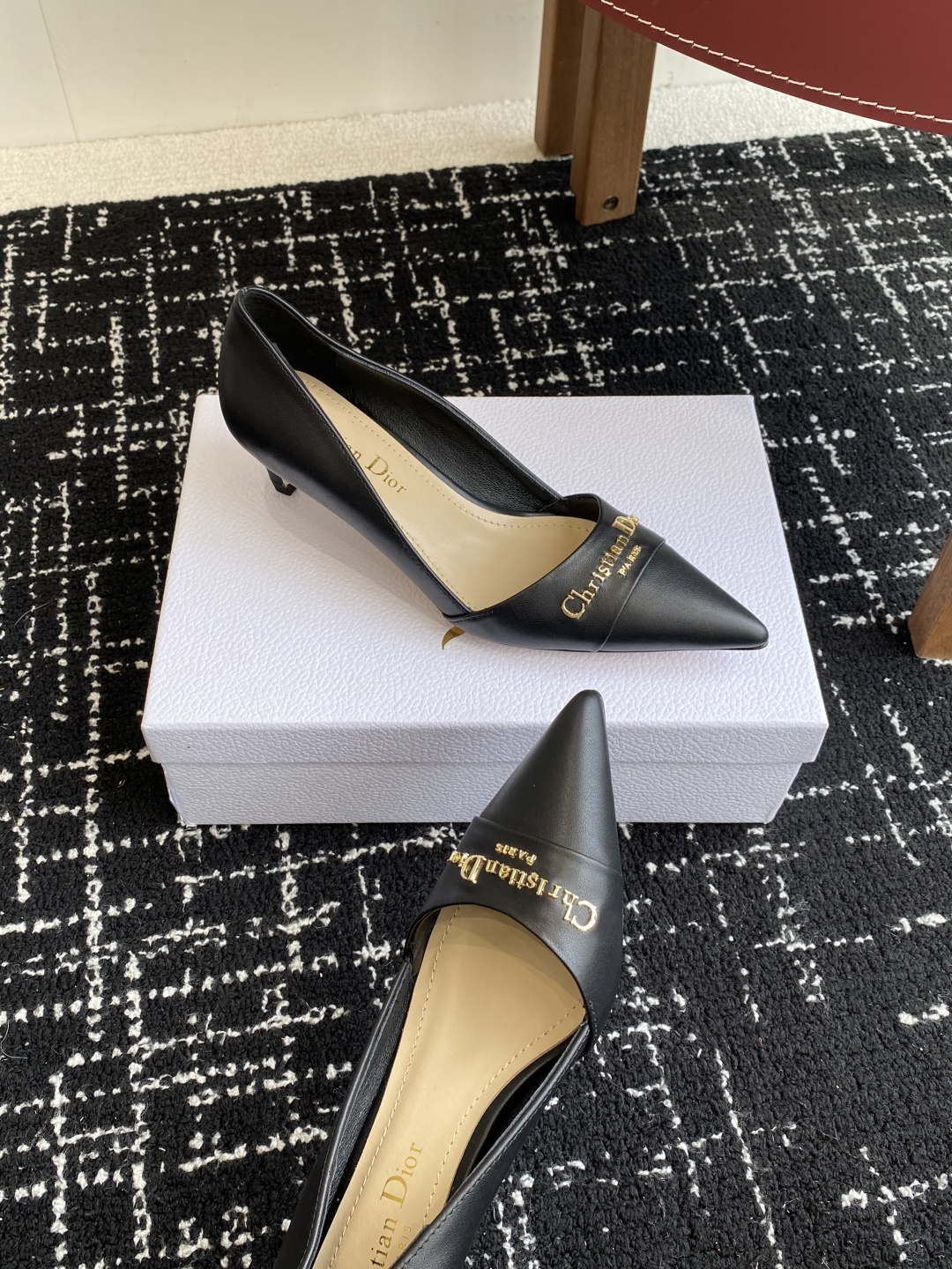 代购级
Dior 25ss 春夏新款 迪奥 Dior Boy 尖头高跟鞋 单鞋 后空凉鞋
这款 My