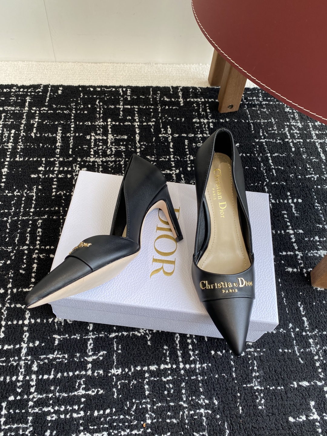 代购级
Dior 25ss 春夏新款 迪奥 Dior Boy 尖头高跟鞋 单鞋 后空凉鞋

这款 My 