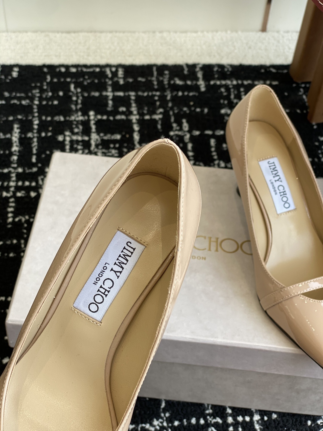 代购级
Jimmy Choo JC新款漆皮水晶珍珠系列单鞋
品质优越,优雅知性 低调不失华丽,性感又不