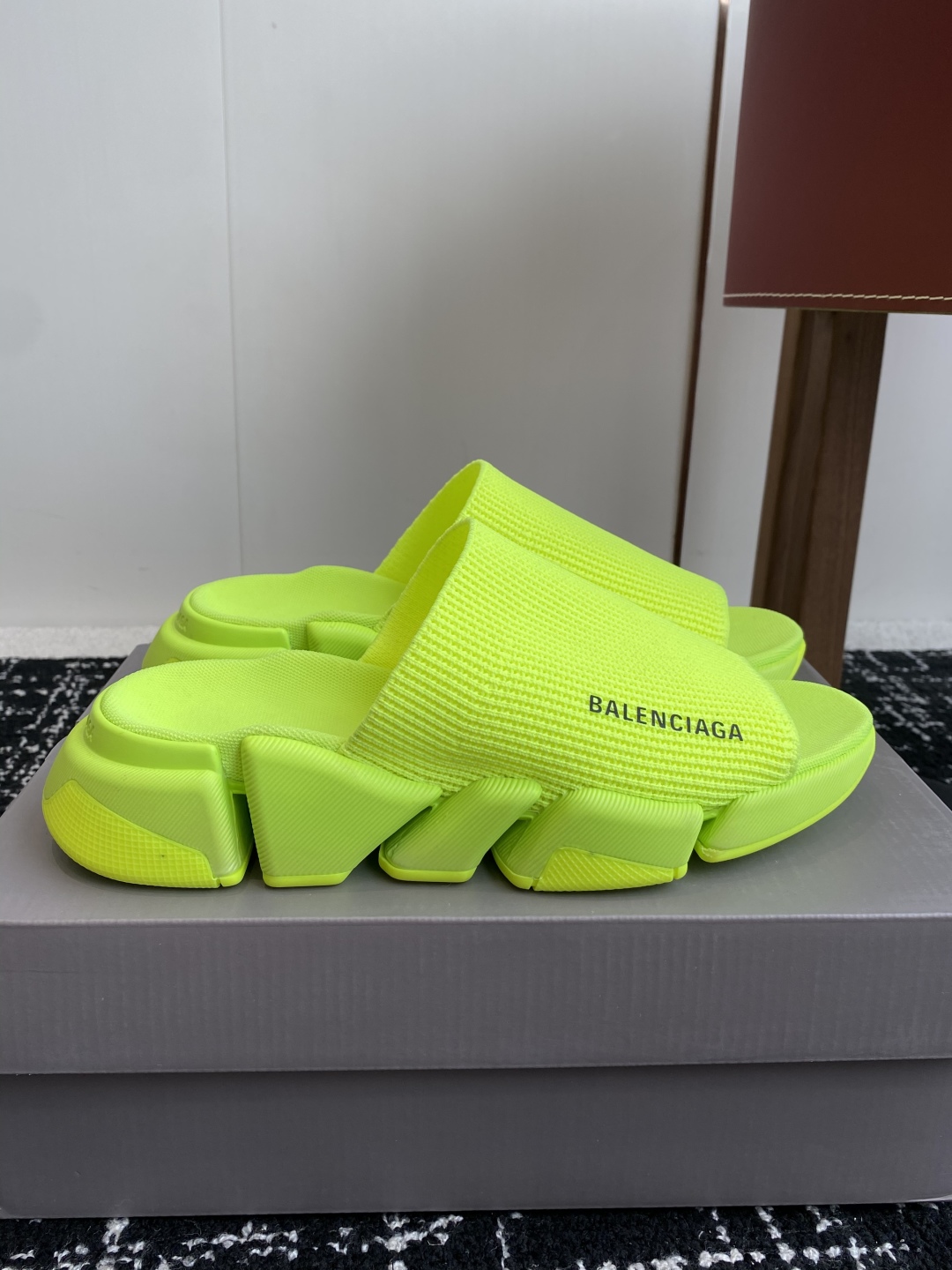代购级
BALENCIAG A巴黎世家拖鞋 升级版推出Speed 2.0 版本全新袜子鞋拖鞋 原厂货 绝