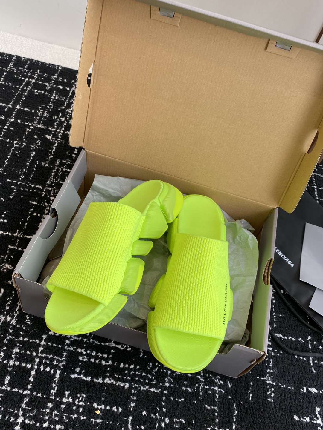 代购级
BALENCIAG A巴黎世家拖鞋 升级版推出Speed 2.0 版本全新袜子鞋拖鞋 原厂货 绝