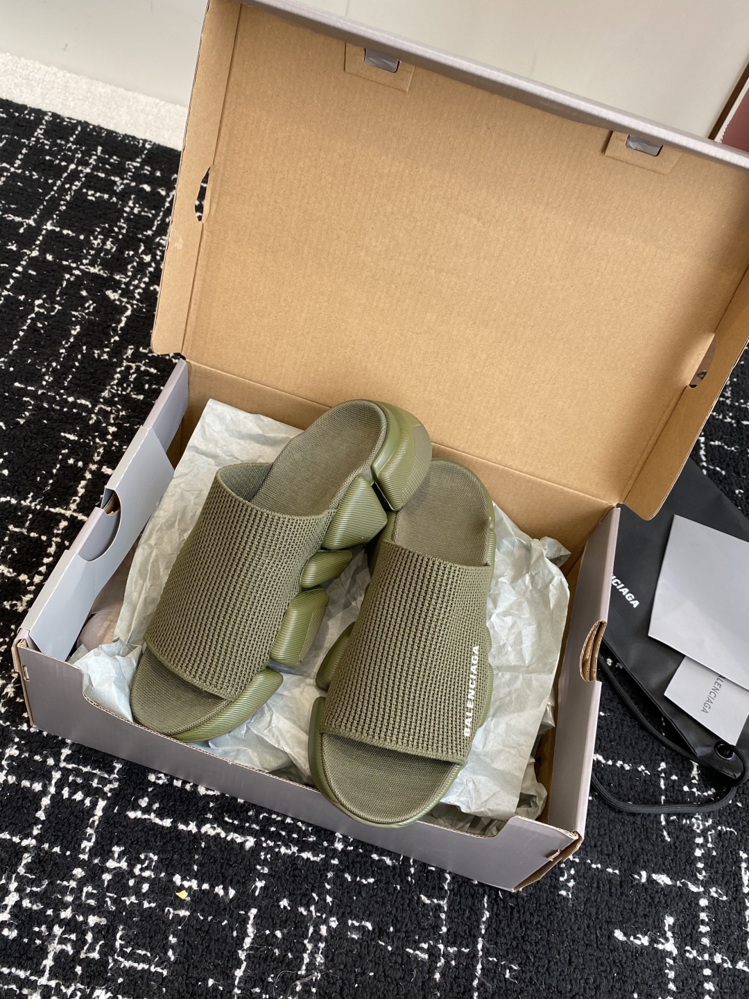 代购级
BALENCIAG A巴黎世家拖鞋 升级版推出Speed 2.0 版本全新袜子鞋拖鞋 原厂货 绝