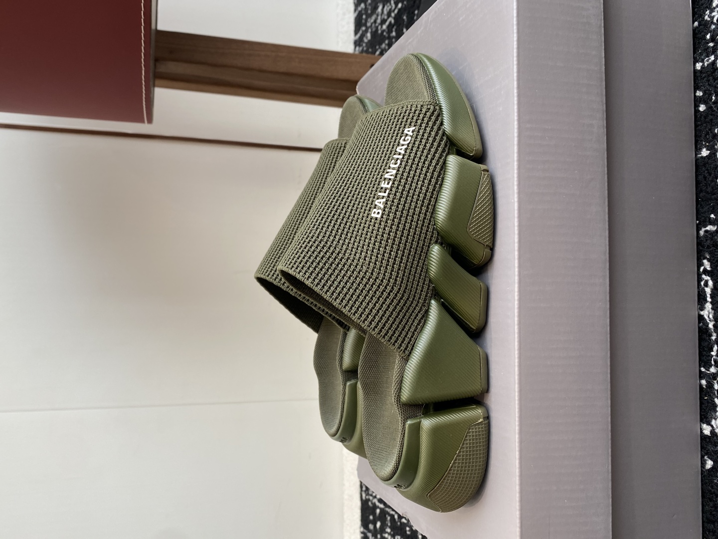 代购级
BALENCIAG A巴黎世家拖鞋 升级版推出Speed 2.0 版本全新袜子鞋拖鞋 原厂货 绝