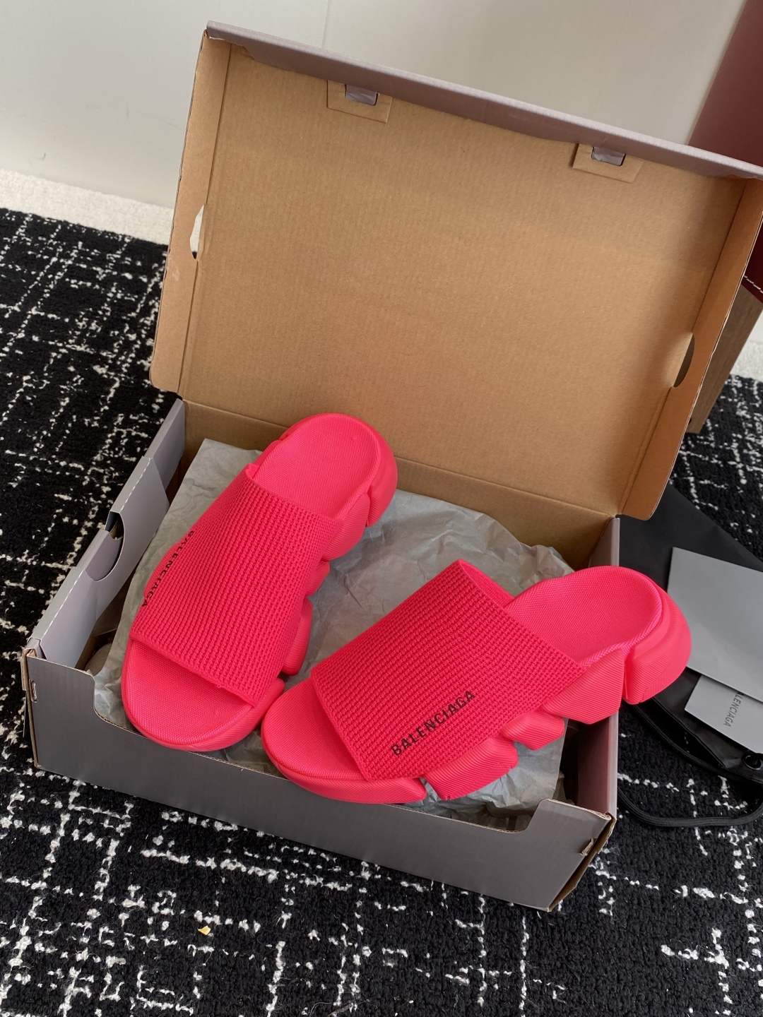 代购级
BALENCIAG A巴黎世家拖鞋 升级版推出Speed 2.0 版本全新袜子鞋拖鞋 原厂货 绝