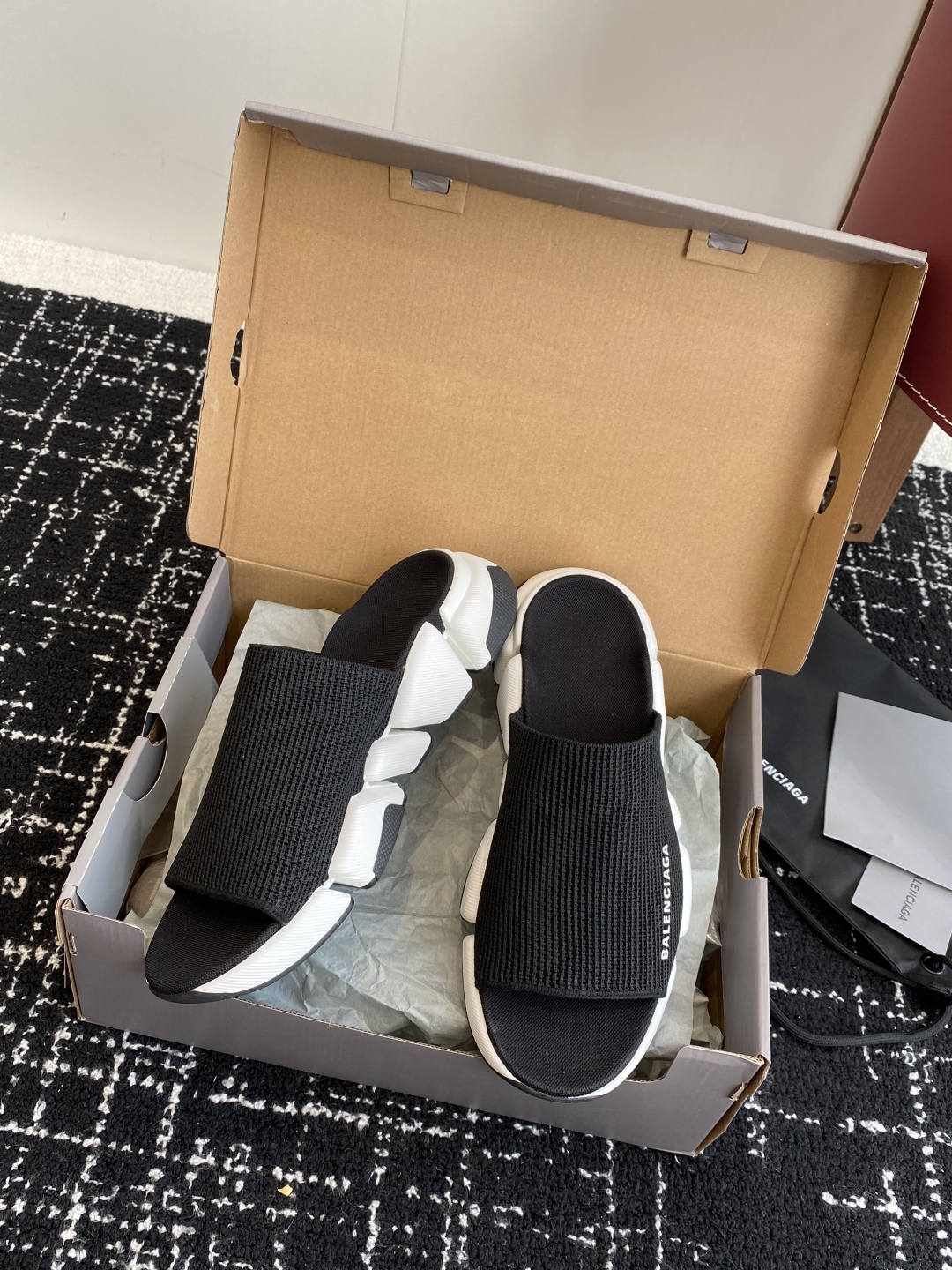 代购级
BALENCIAG A巴黎世家拖鞋 升级版推出Speed 2.0 版本全新袜子鞋拖鞋 原厂货 绝