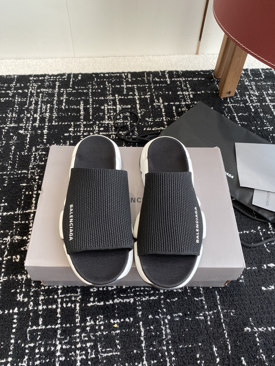 代购级
BALENCIAG A巴黎世家拖鞋 升级版推出Speed 2.0 版本全新袜子鞋拖鞋 原厂货 绝