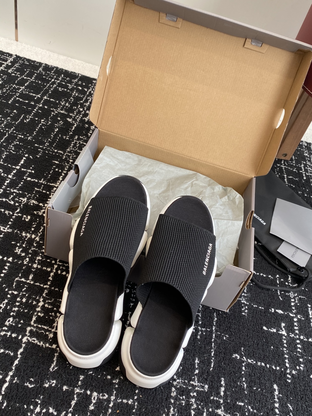 代购级
BALENCIAG A巴黎世家拖鞋 升级版推出Speed 2.0 版本全新袜子鞋拖鞋 原厂货 绝