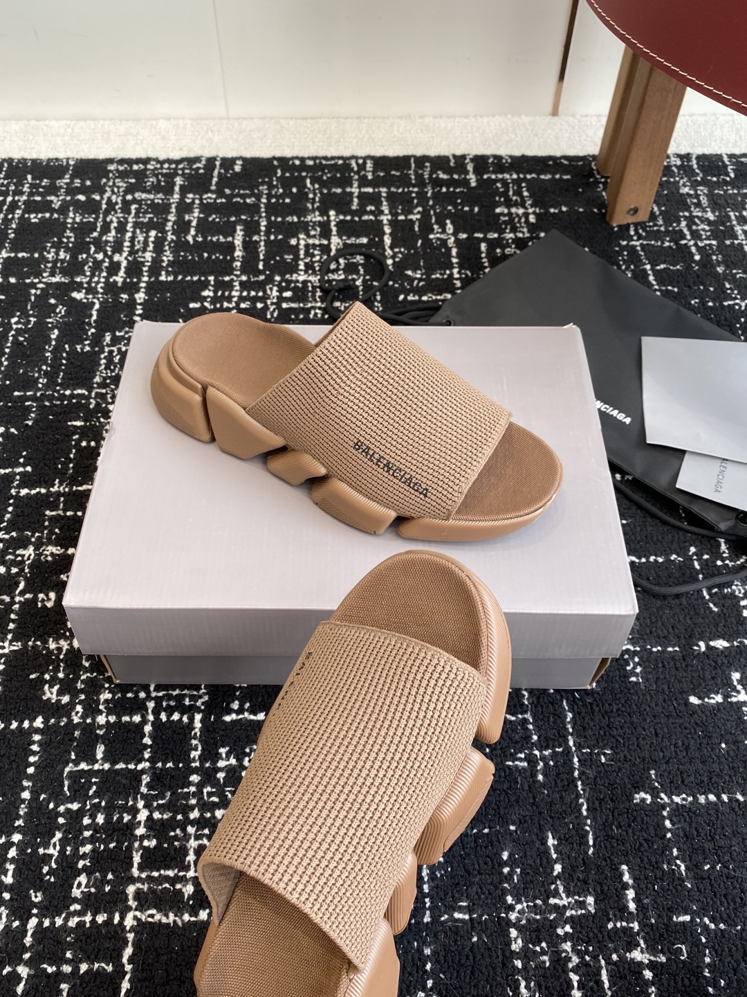 代购级
BALENCIAG A巴黎世家拖鞋 升级版推出Speed 2.0 版本全新袜子鞋拖鞋 原厂货 绝