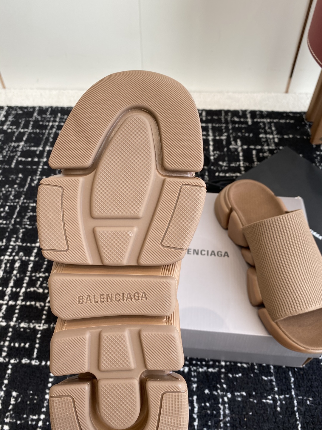 代购级
BALENCIAG A巴黎世家拖鞋 升级版推出Speed 2.0 版本全新袜子鞋拖鞋 原厂货 绝