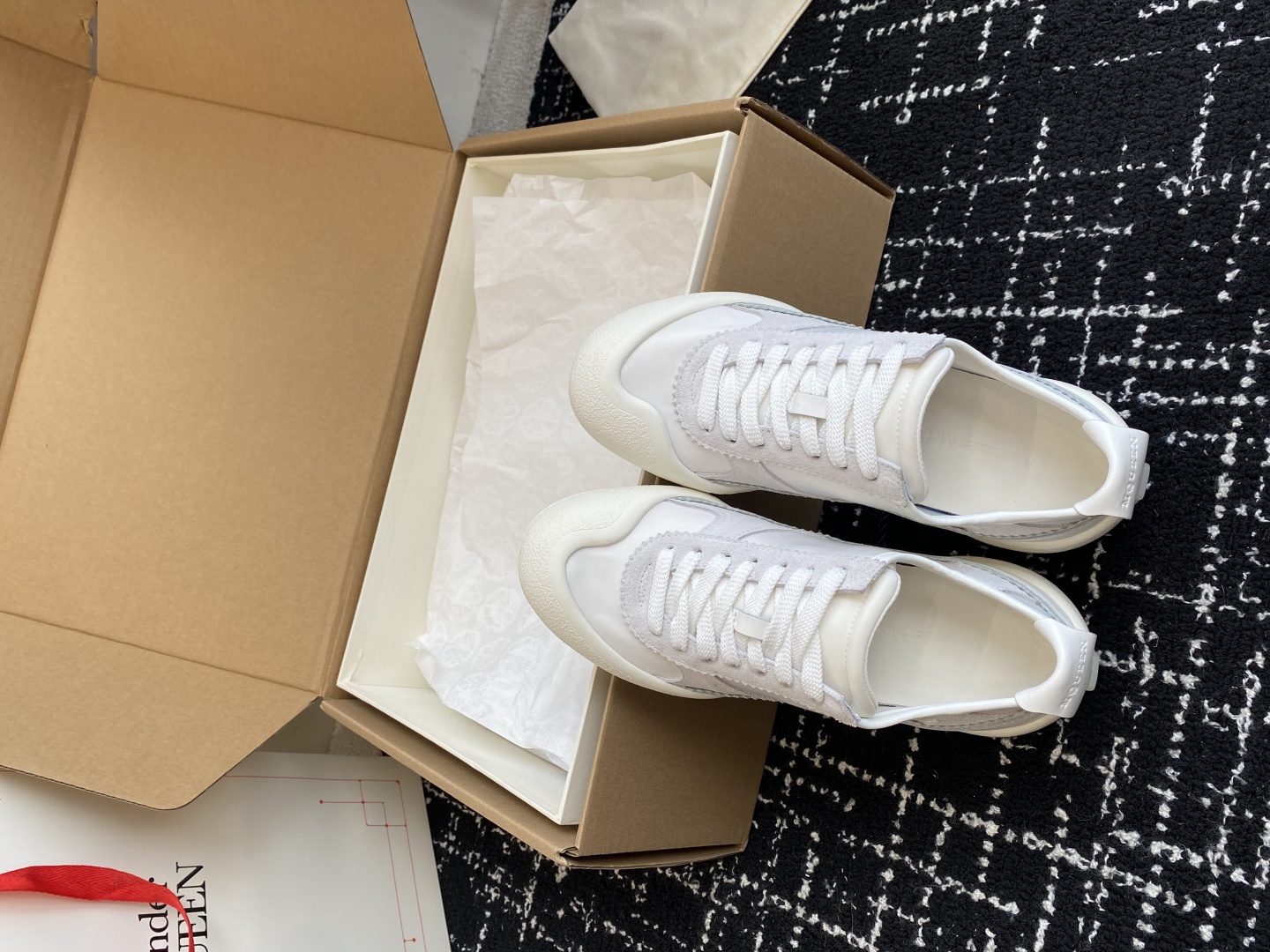 代购级（官网同步✈️飞机盒包装）
麦昆  25ss 春夏季新款 ALEXANDER MCQUEEN/亚历