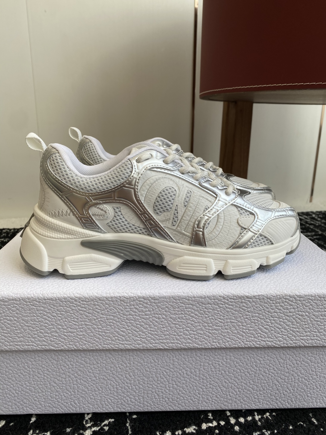 代购级
Dior 明星款25ss 主推爆品 全新发售的迪奥 Dior Chrono 新款休闲运动鞋跑鞋老
