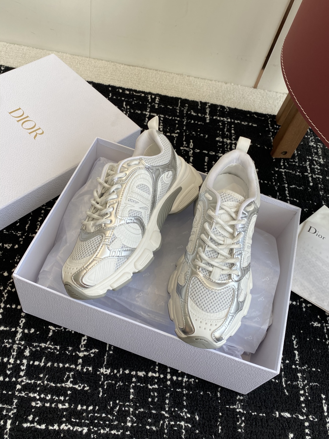 代购级
Dior 明星款25ss 主推爆品 全新发售的迪奥 Dior Chrono 新款休闲运动鞋跑鞋老
