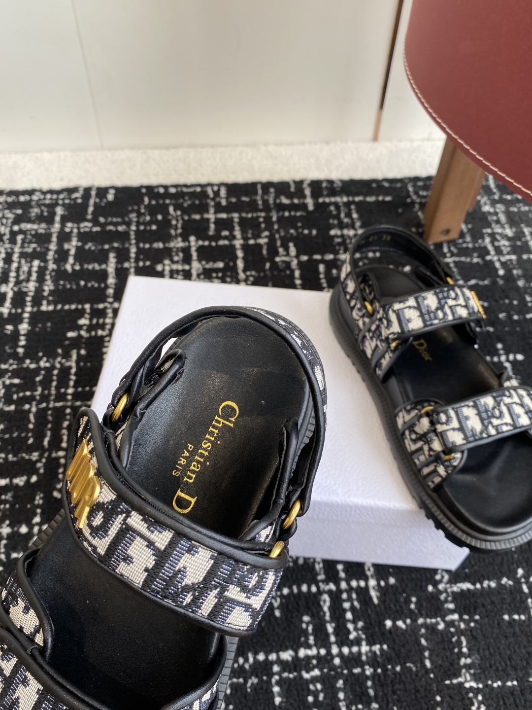 代购级（⚠️新色）
Dior 夏季爆款 魔术贴拖鞋 凉鞋 GO原版复刻 高端定制  

超耐看超百搭款 