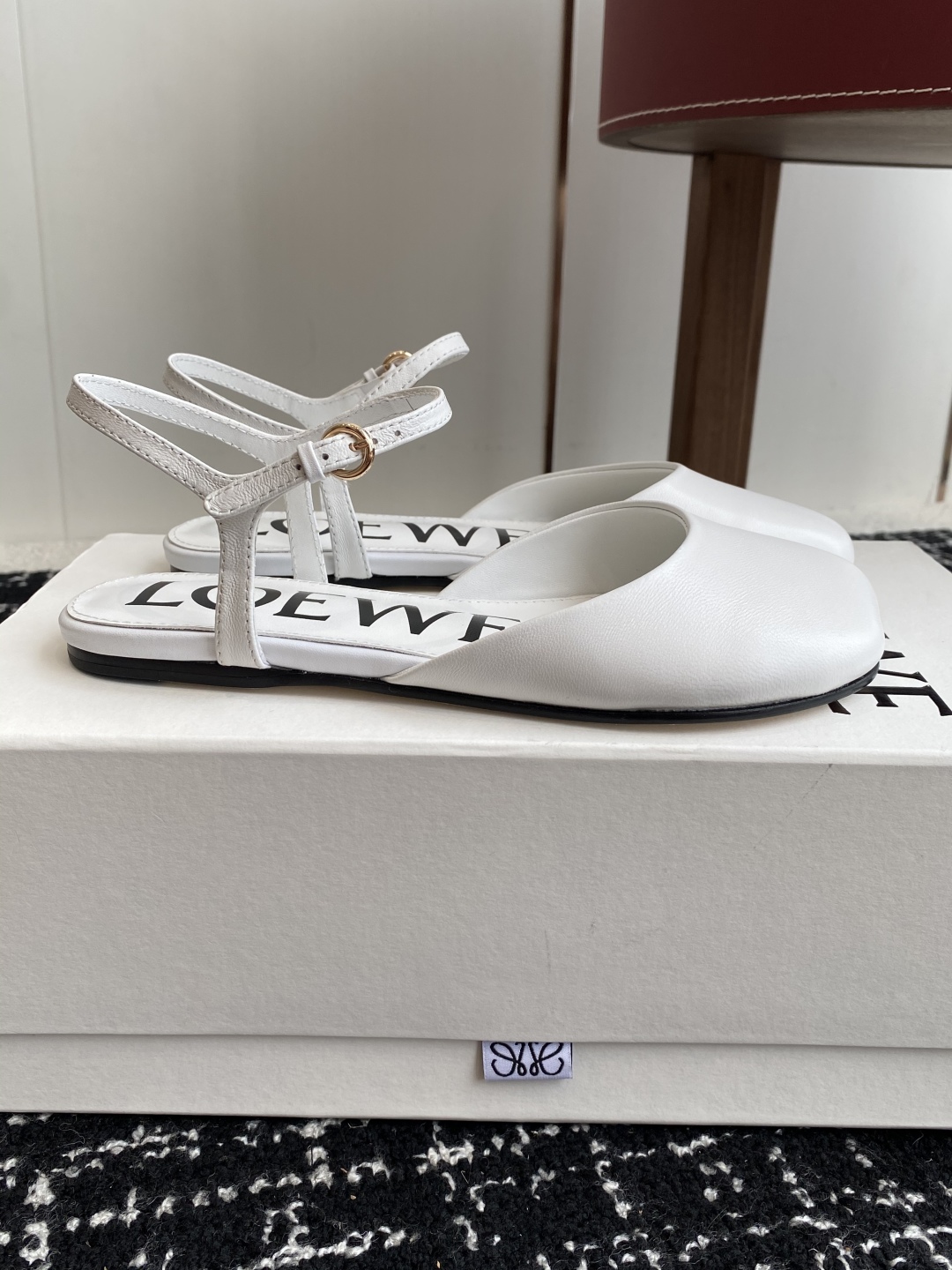 代购级
罗意威LOEWE2025春夏最新款时装凉鞋
 
 今年超火的品牌 好多明星网红时尚博主种草 喜欢