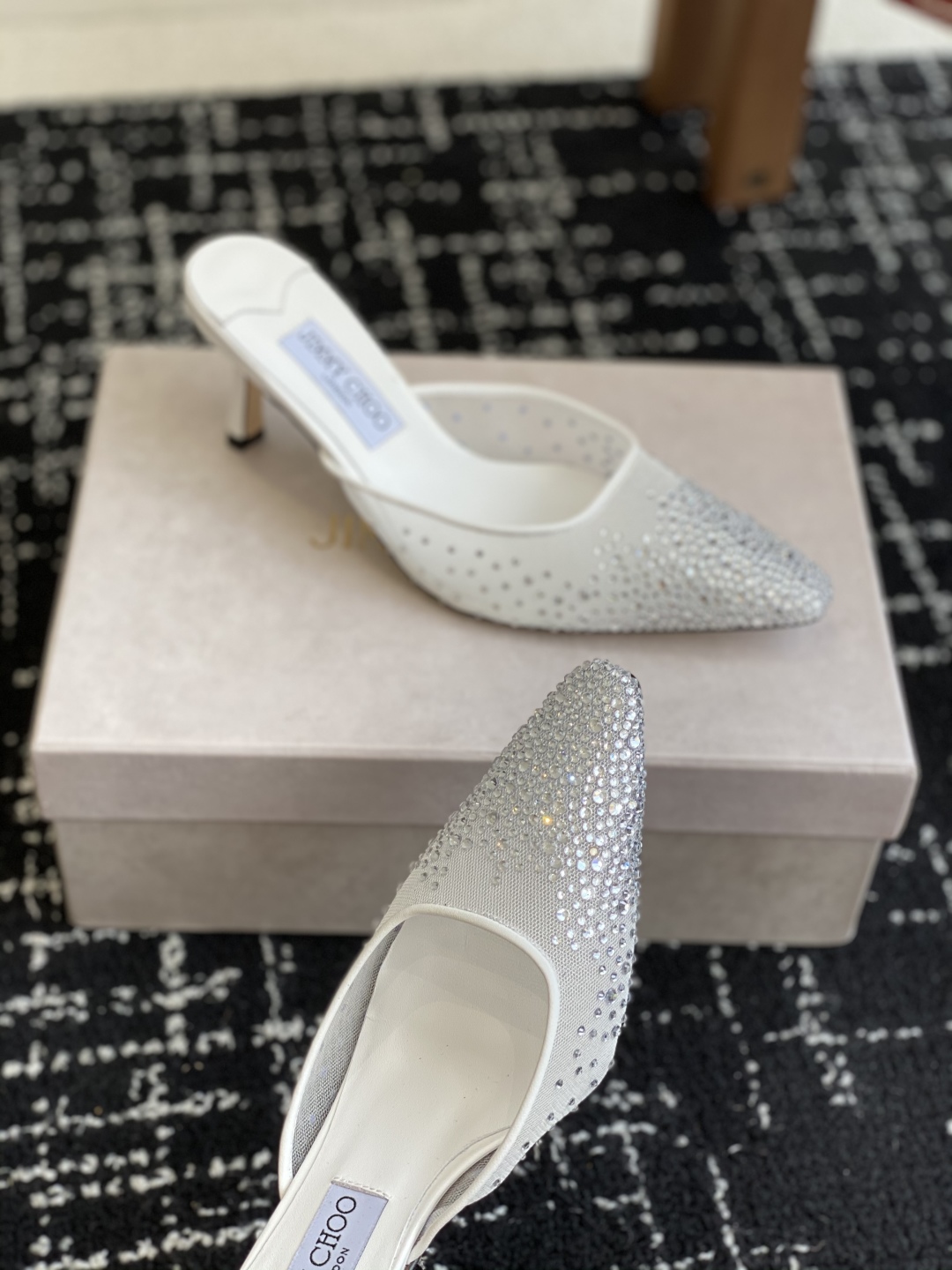代购级
早春水晶钻扣凉鞋 拖鞋Jimmy Choo 周仰杰25春夏系列 重逢惊艳 优雅邂逅 碰撞之美 时