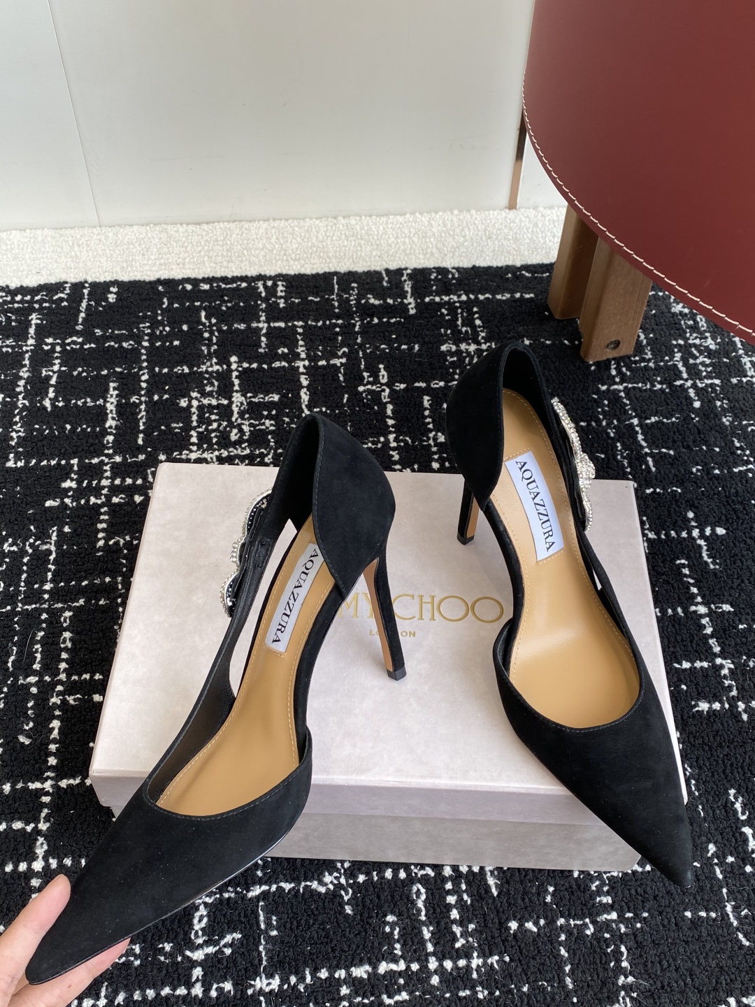 代购级
Aquazzura 25ss 惊艳火爆款、菠萝 王室贵族的钟爱雍容华贵、气质高雅、到手如图柜级品