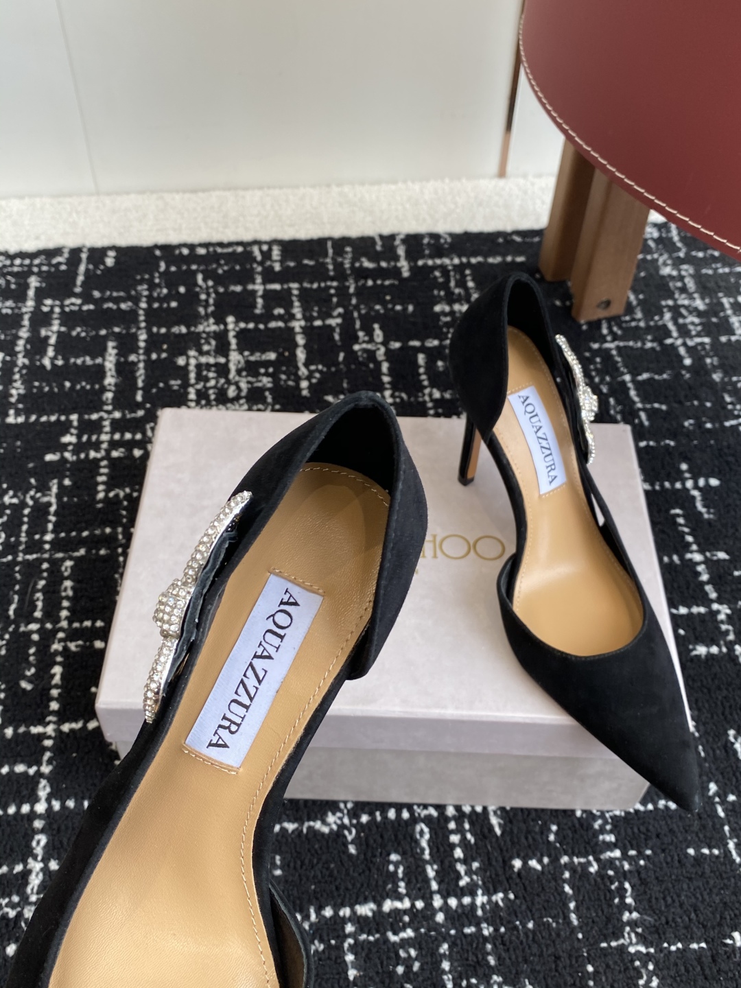 代购级
Aquazzura 25ss 惊艳火爆款、菠萝 王室贵族的钟爱雍容华贵、气质高雅、到手如图柜级品