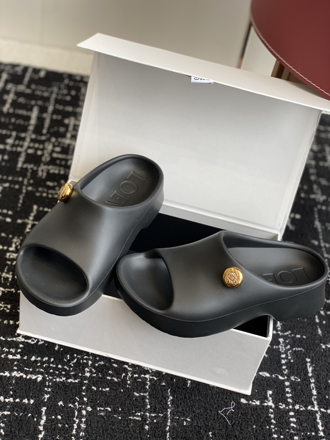 代购级
罗意威 LOEWE 24s春夏新款 Ease 泡泡夹脚 沙滩鞋 凉拖鞋 

原版购入开发做货  