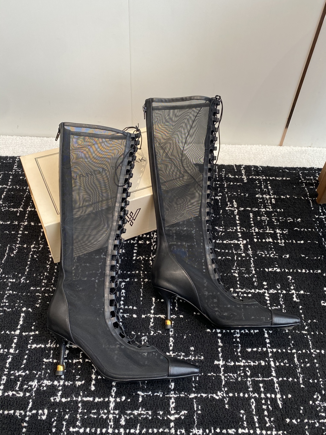 代购级
VANDA NOVAK来自意大利品牌  全网独家
耗时3个月研发 鞋跟独特设计酒杯 重磅系列

