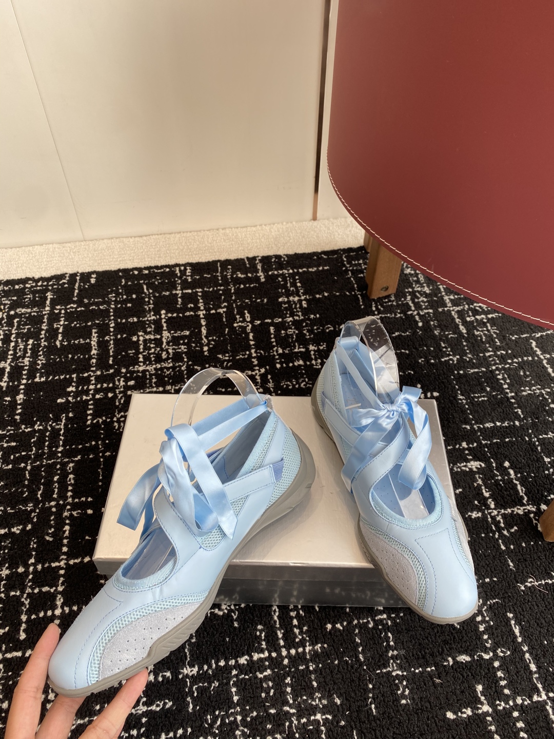 代购级
27QUAI 25ss 春夏新款 走秀款德训 拳击鞋 芭蕾舞 休闲鞋

设计理念源于拳击鞋和芭蕾