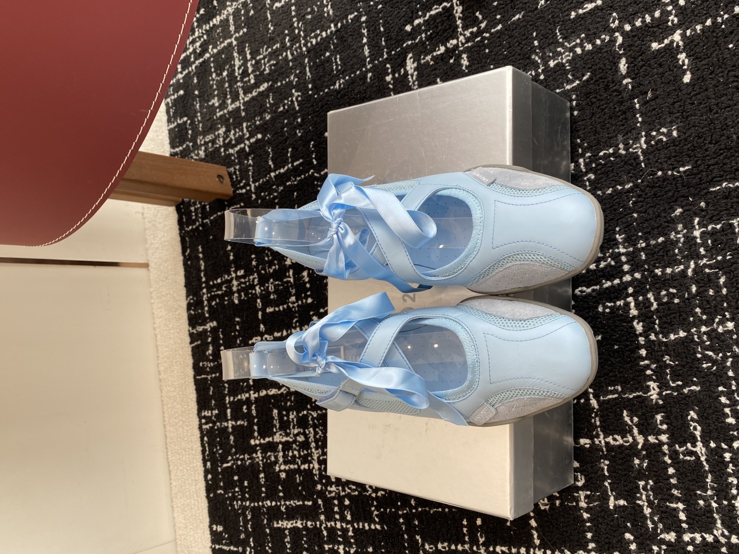 代购级
27QUAI 25ss 春夏新款 走秀款德训 拳击鞋 芭蕾舞 休闲鞋

设计理念源于拳击鞋和芭蕾