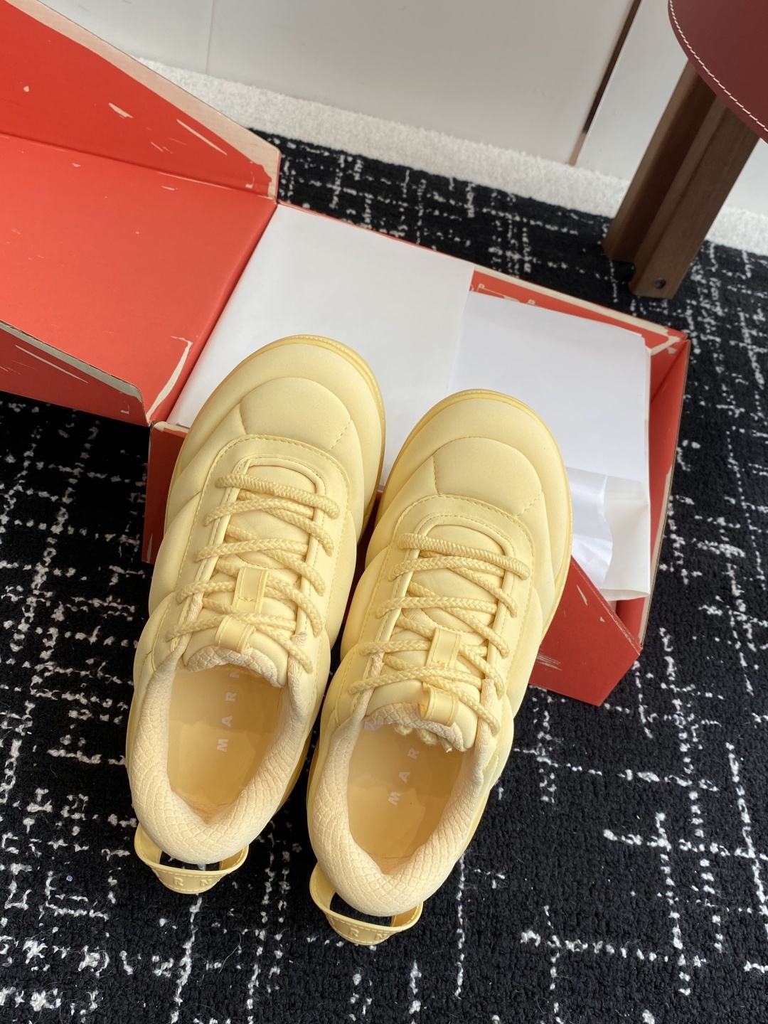 代购级
MARNI 25新款夏季草编包合集MARNI夏季草编包 藤编包沒想到這次和hoka聯名反應这麼熱