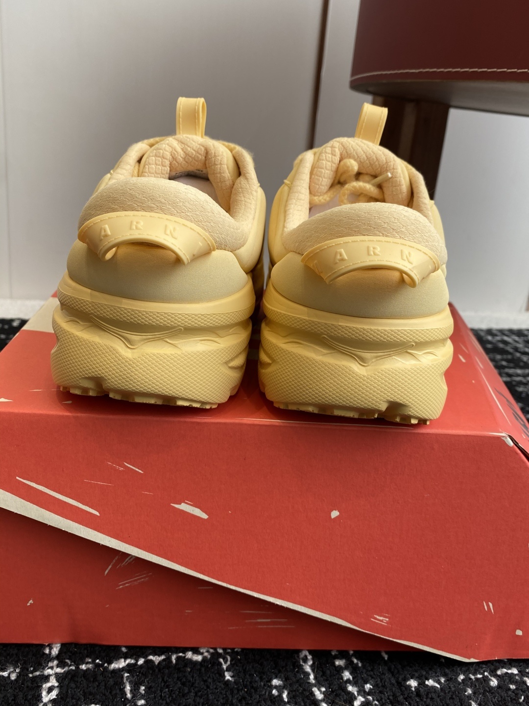 代购级
MARNI 25新款夏季草编包合集MARNI夏季草编包 藤编包沒想到這次和hoka聯名反應这麼熱
