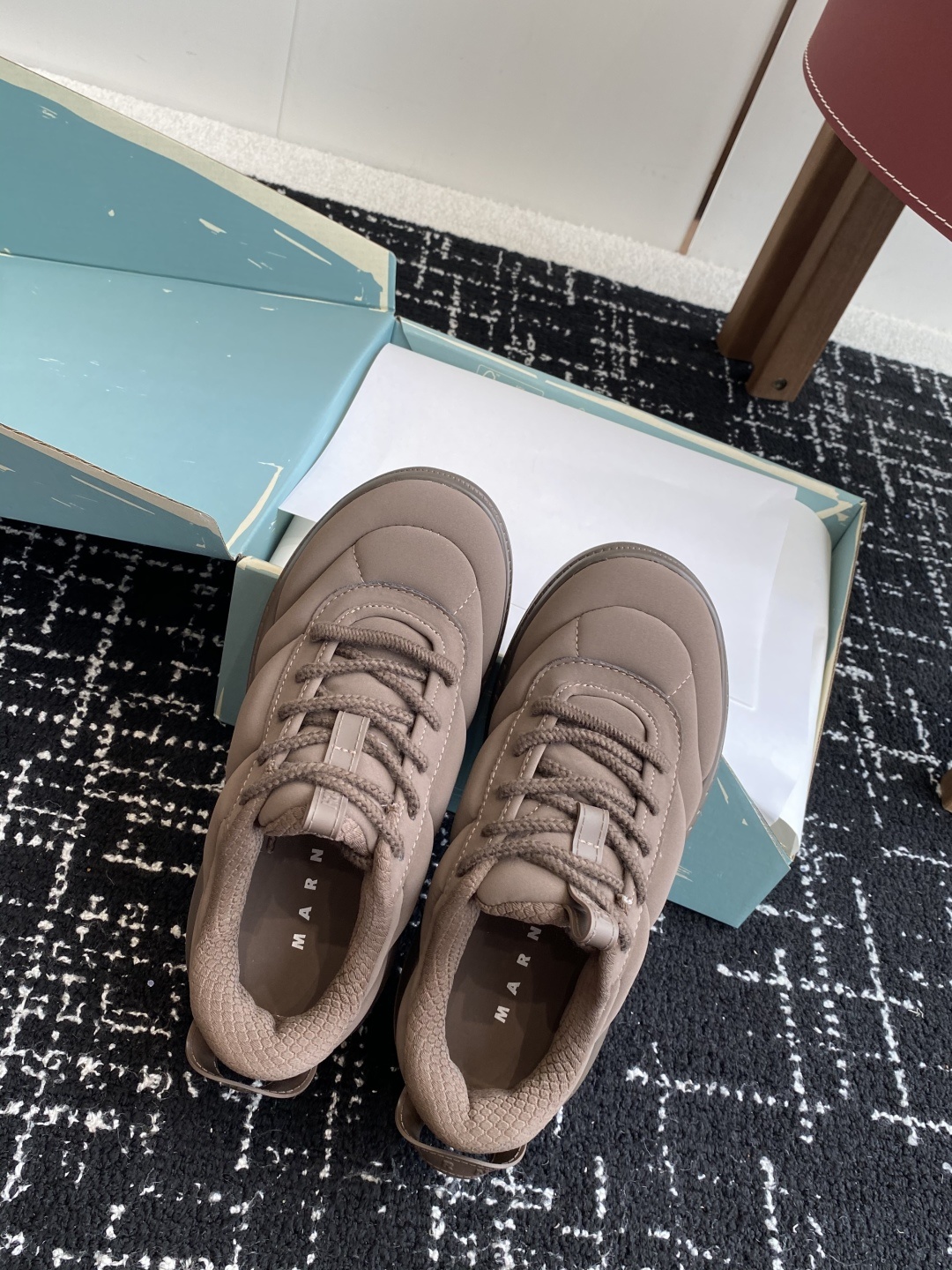 代购级
MARNI 25新款夏季草编包合集MARNI夏季草编包 藤编包沒想到這次和hoka聯名反應这麼熱