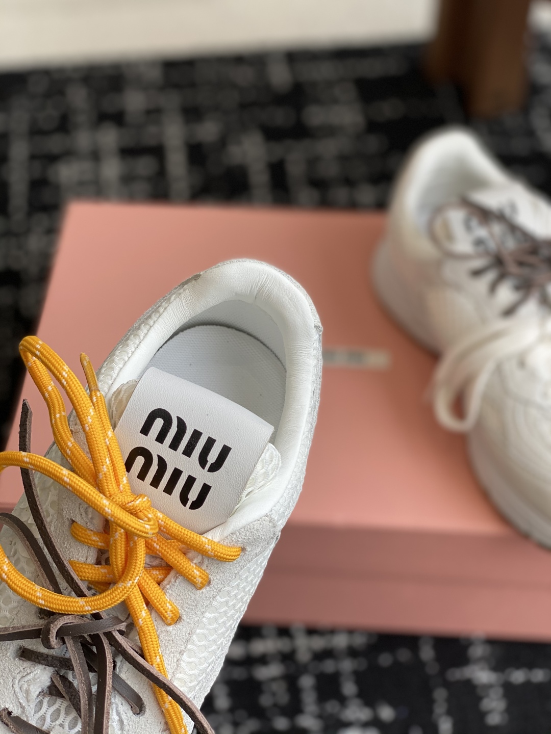 代购级
miumiu  25ss 春夏新款 厚底 运动休闲鞋 

简约造型，超轻原版开模鞋底，脚感妥妥满