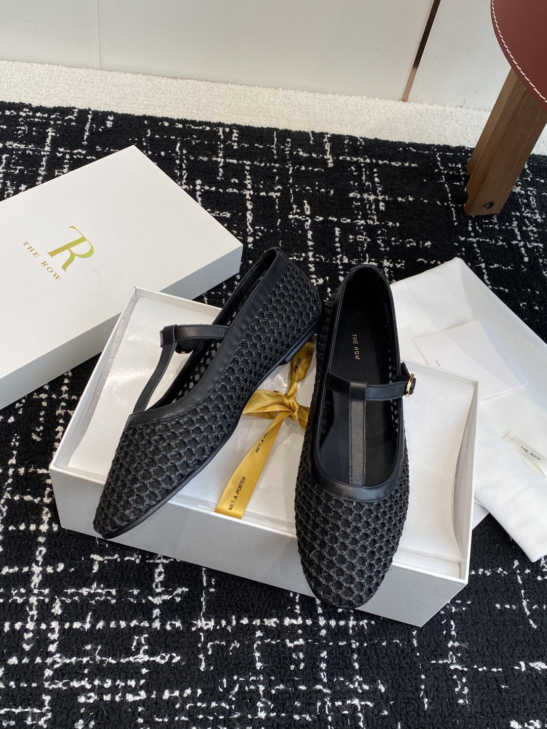 东莞代购级
THE ROW 25ss 网面透气 芭蕾舞鞋 单鞋

满满的少女风 既摩登又复古的味道 非常