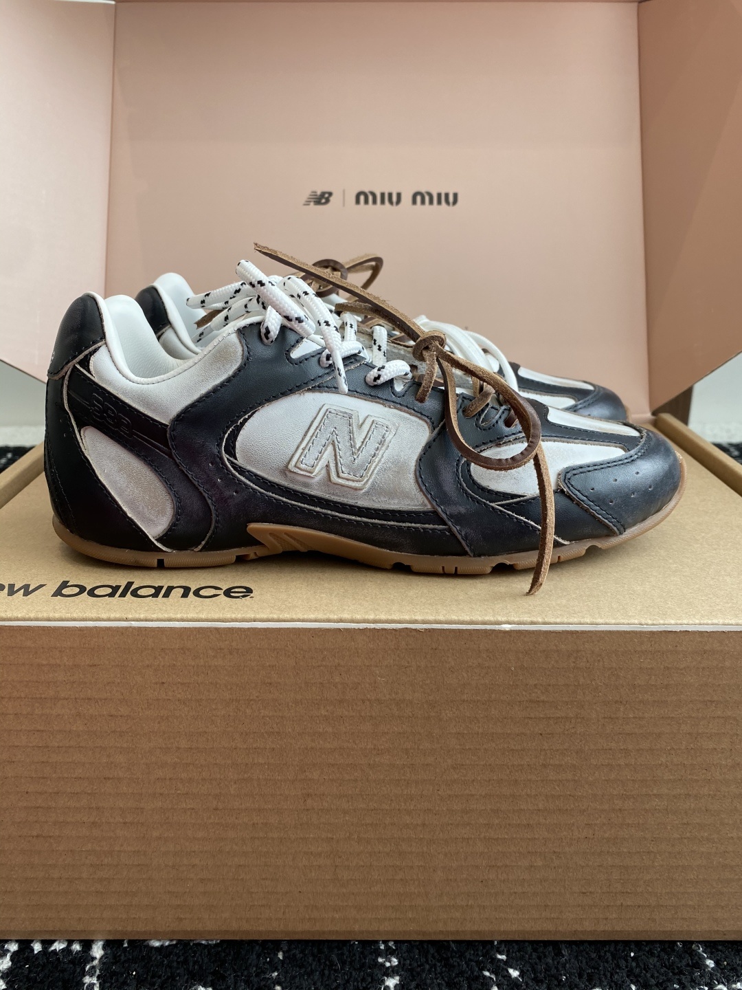 东莞代购级(官网同步✈️飞机盒包装)
MIU MIU✖️NEW BALANCE 530 缪缪 纽巴伦联名