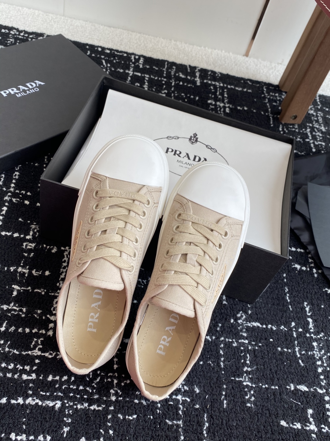 代购级
Prada 普拉达25ss 春夏新款 圆头帆布鞋

科技帆布最新黑科技 相隔几年Prada又给我