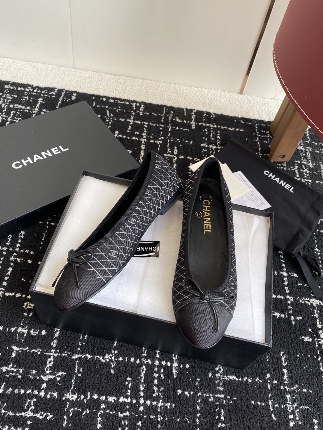 代购级
CHANEL小香 25ss 春夏鞋头 电绣点缀,芭蕾舞鞋 宛如女神脖子上的项链,上脚包裹性非常好