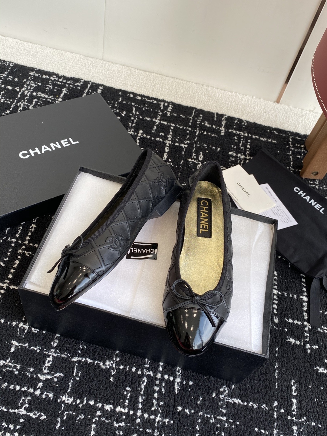 代购级
CHANEL小香 25ss 春夏鞋头 电绣点缀,芭蕾舞鞋 宛如女神脖子上的项链,上脚包裹性非常好