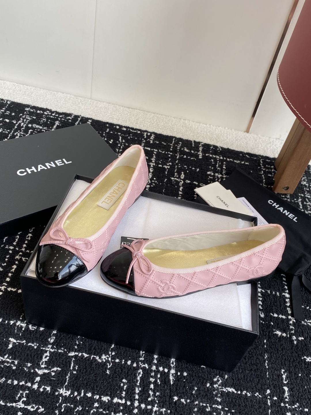 代购级
CHANEL小香 25ss 春夏鞋头 电绣点缀,芭蕾舞鞋 宛如女神脖子上的项链,上脚包裹性非常好