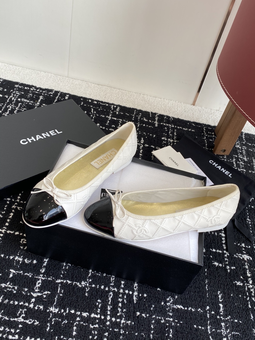 代购级
CHANEL小香 25ss 春夏鞋头 电绣点缀,芭蕾舞鞋 宛如女神脖子上的项链,上脚包裹性非常好