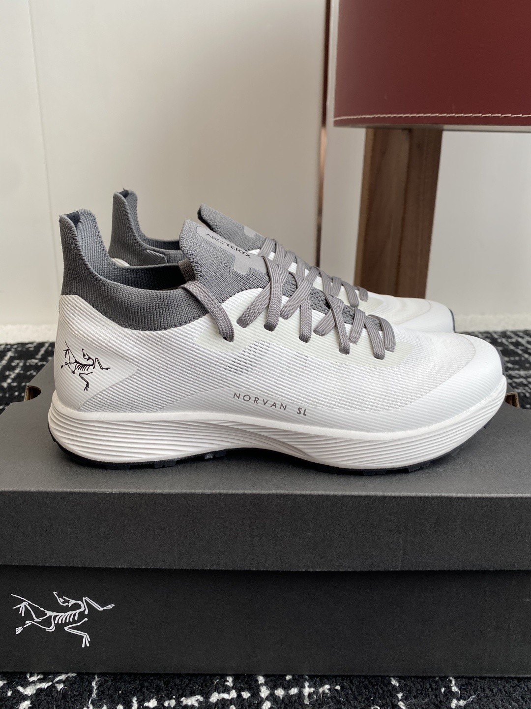 代购级(⚠️官网同步✈️盒包装)
始祖鸟 ARC'TERYX Konseal Lt 登山鞋徒步鞋,为男女