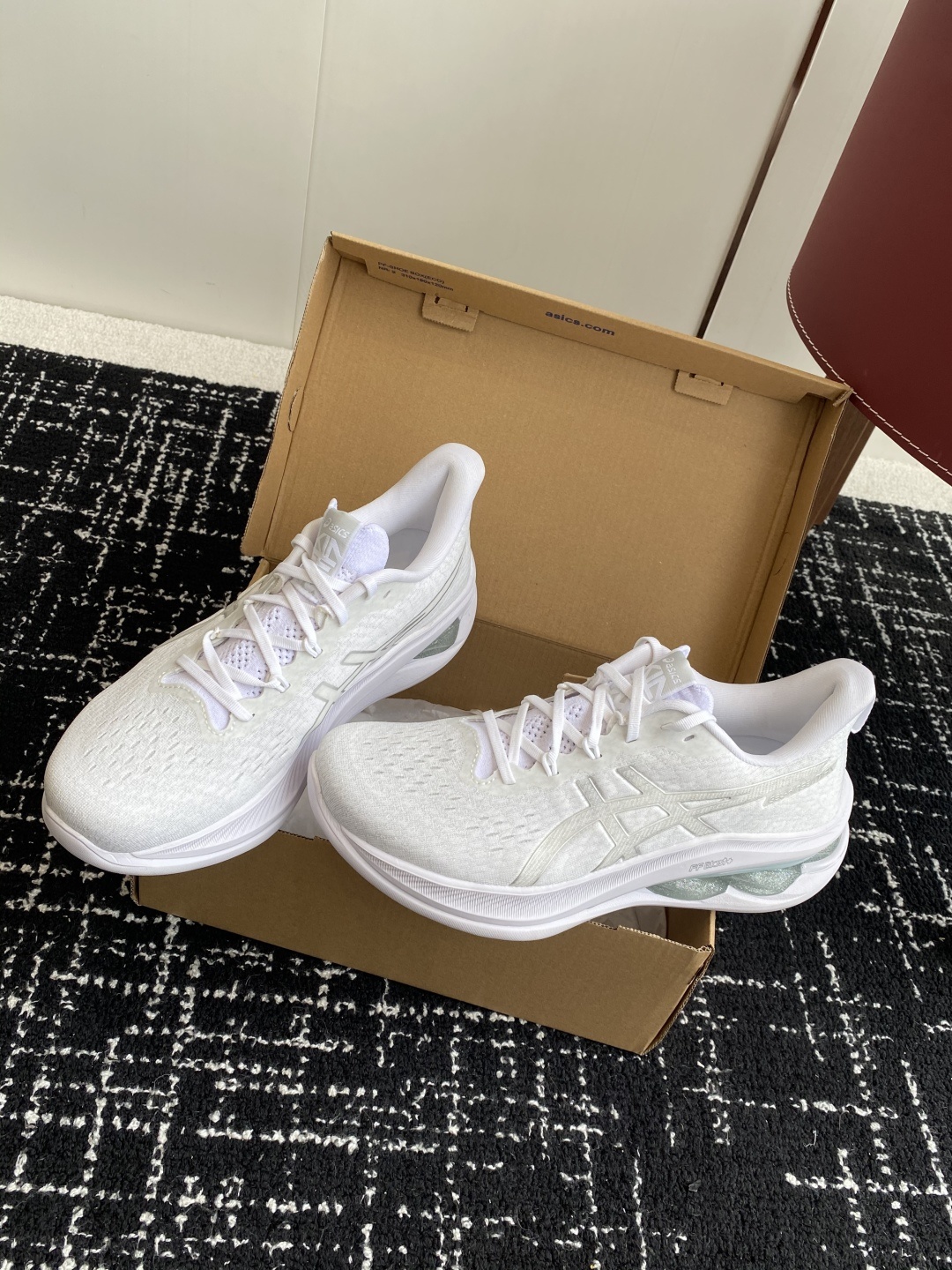 莞产纯原
情侣款 ASICS Gel-Kinsey Max该款 ASICS Gel-Kinsey Max