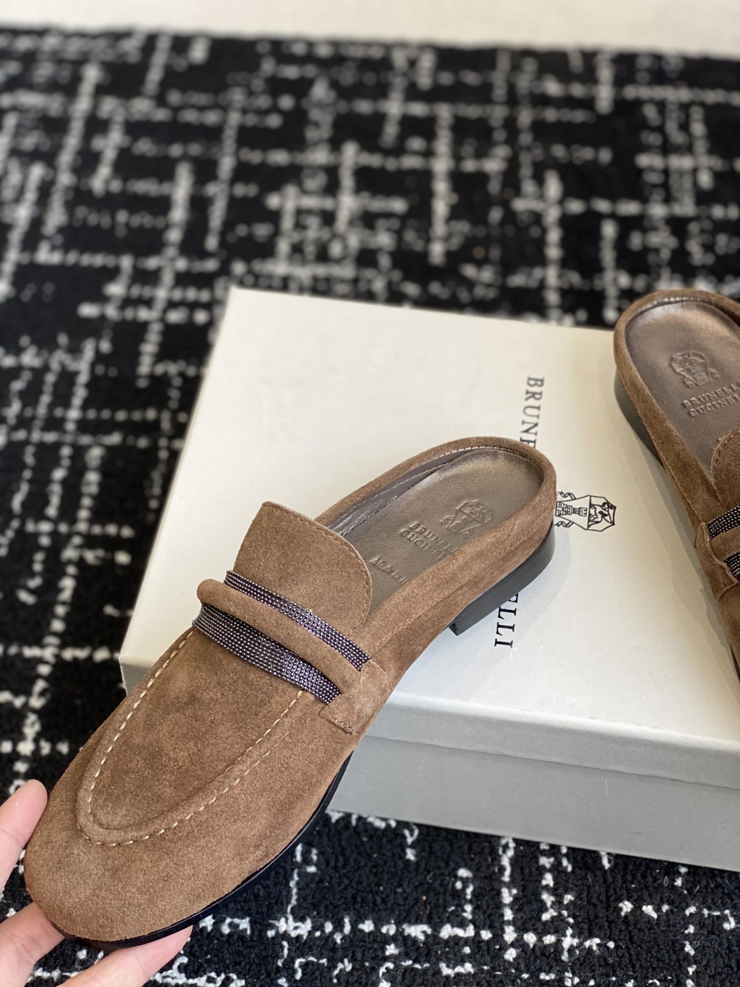 代购级
25ss 春夏新款 The row 乐福半拖
有谁能拒绝这样一双The row啊! 一定要分